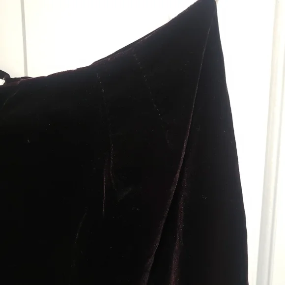 Vintage Cleo Velvet Skirt Burgundy Made in Canada - Picture 3 of 10